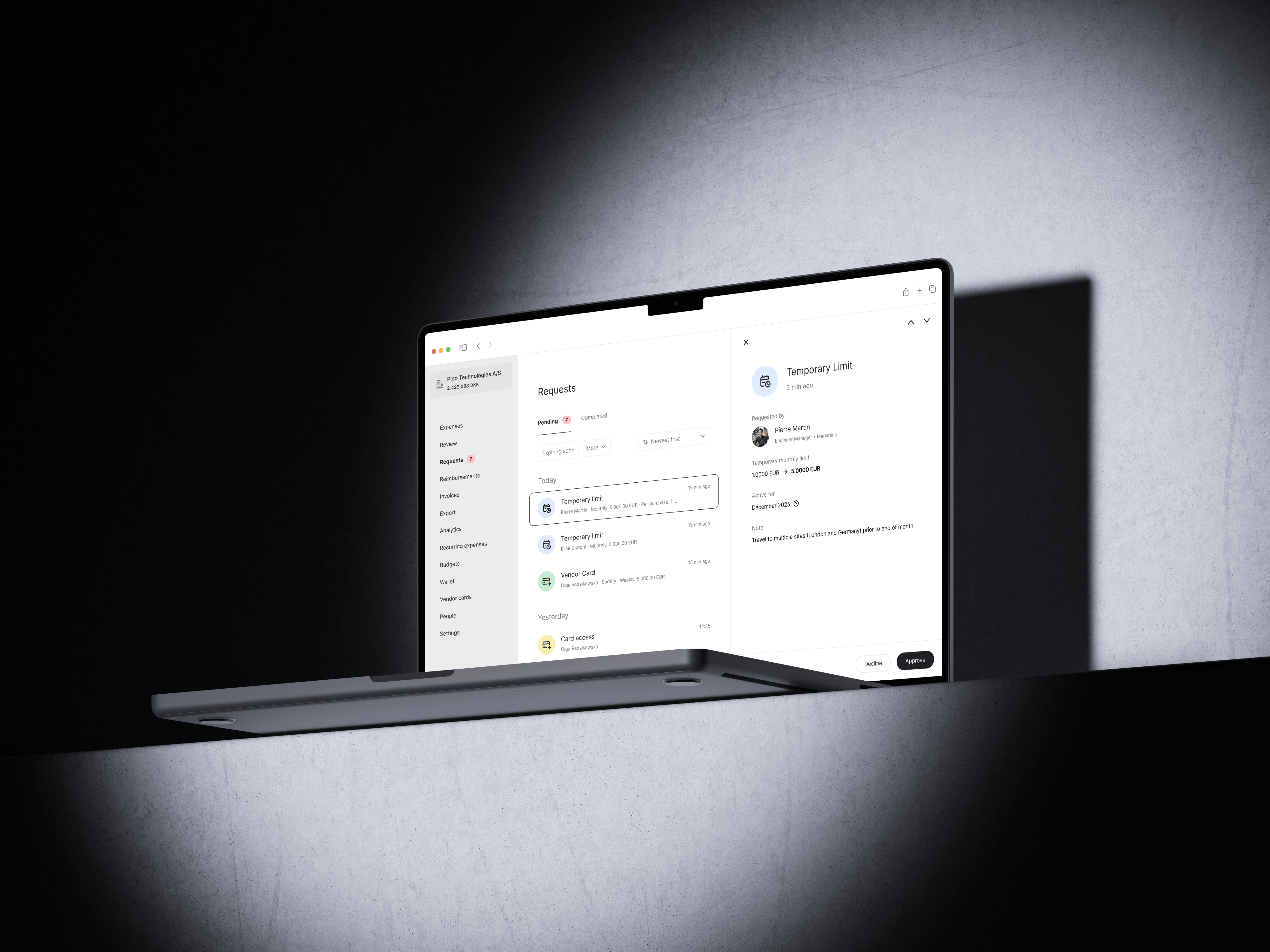 Pleo spend requests mockup